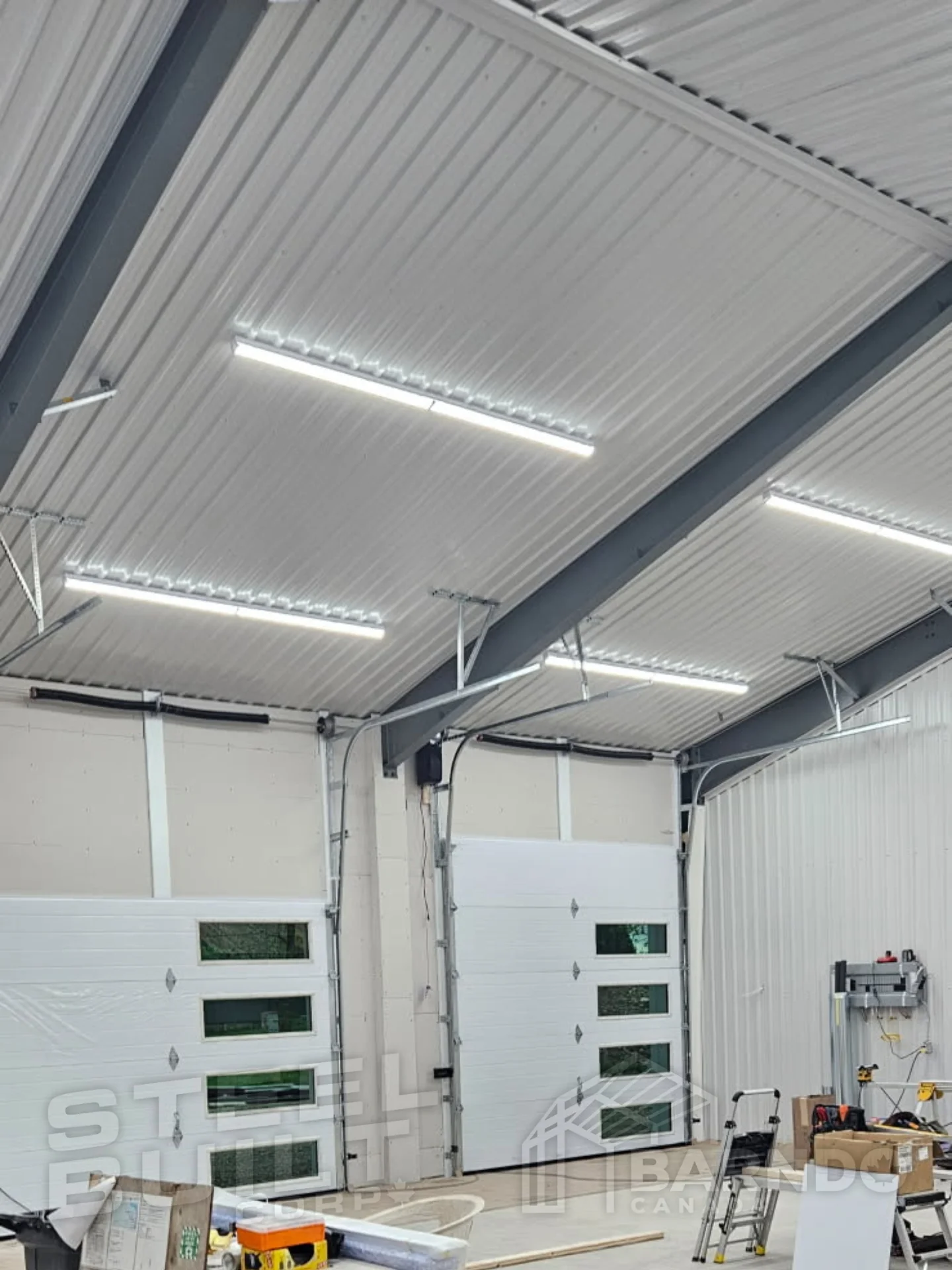 Fort Erie, Ontario - BARNDO_5_Fort Erie_Interior_Garage.webp